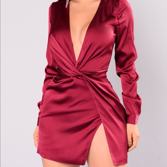 2XL Burgundy Dress (Kylie Jenner) - Picture 1 of 3